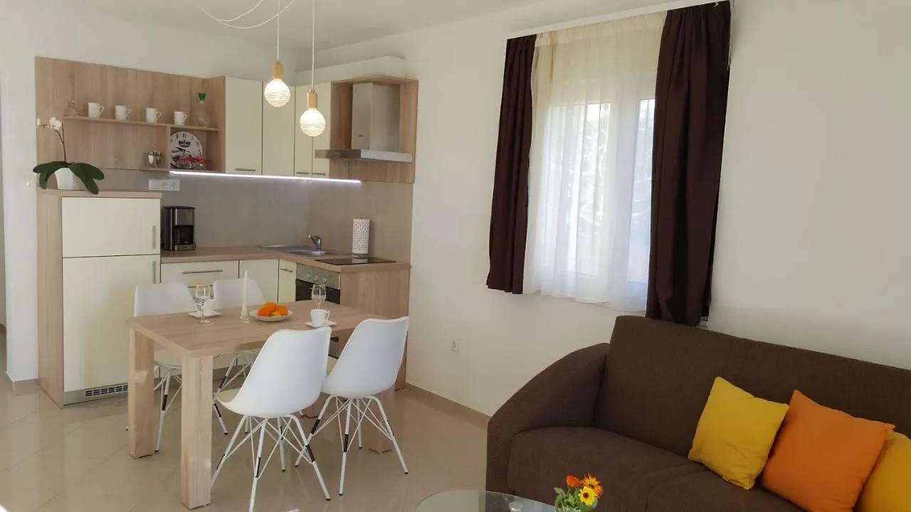 Apartments Anaivana Trogir