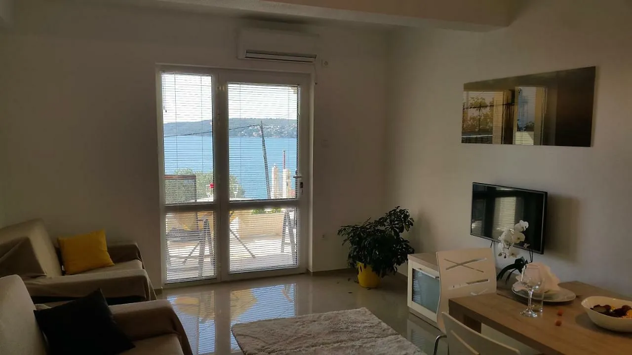 Apartments Anaivana Trogir