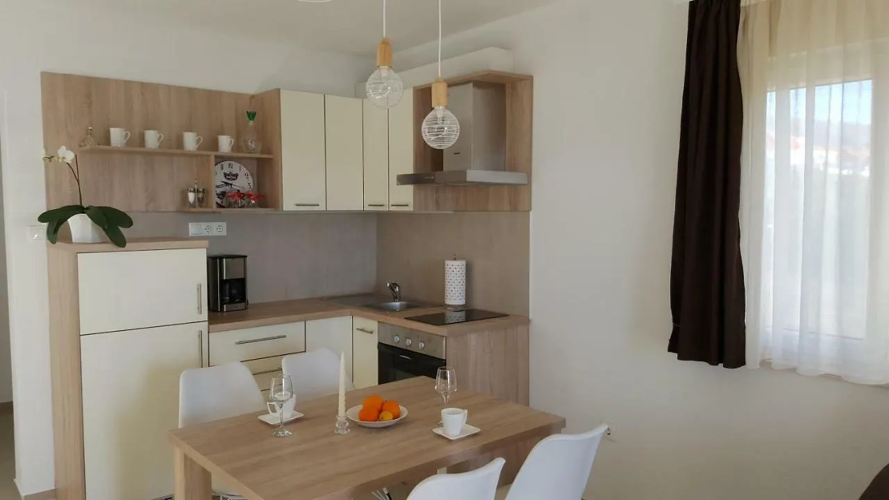 Apartments Anaivana Trogir