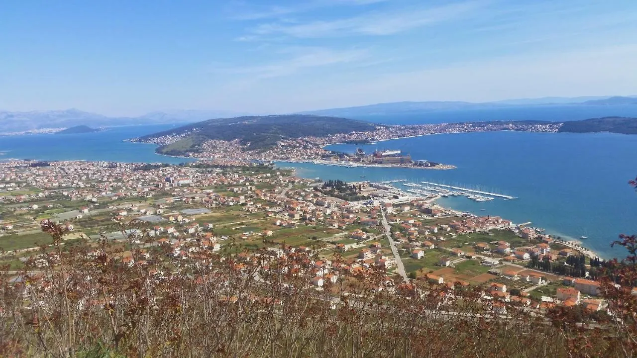 Apartments Anaivana Trogir