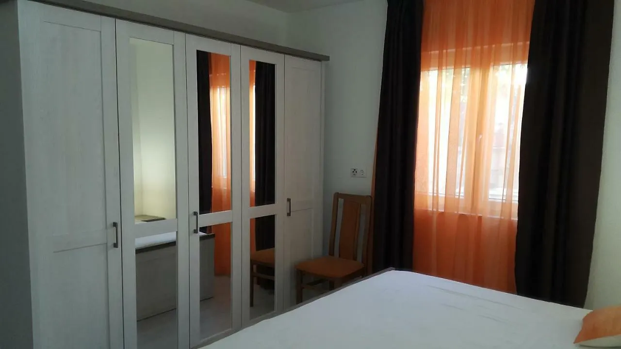 Apartments Anaivana Trogir 0*,