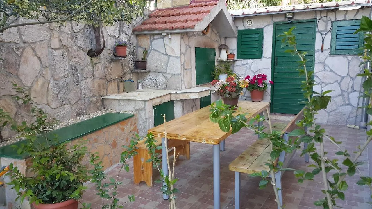 Apartments Anaivana Trogir 0*,